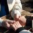 pensioner-angle-senior-people-holding-hands - News102.Ru