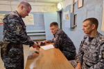 В городе Салават прошел турнир среди сотрудников вневедомственной охраны Росгвардии по разборке и сборке табельного оружия