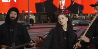 На центральных улицах Москвы можно увидеть лица башкирского трио Ay Yola - Башинформ