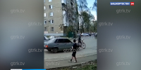 Конфликт велосипедиста и водителя ВАЗа в Уфе сняли на видео | ГТРК «Башкортостан» - ГТРК Башкортостан