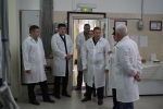 С целью ознакомления с производственной деятельностью и оценки возможности организации межведомственного взаимодействия исправительную колонию № 9 пенитенциарного ведомства Республики Башкортостан посетили сотрудники региональных подразделений силовых ведомств. В сопровождении врио начальника Управления Дмитрия Крюкова участники встречи ознакомились с промышленным сектором учреждения, посетили молочный и консервный цех, литейный цех, цех металлообработки, а также выставку продукции, где представлены образцы спецодежды, мангалы, уличные люки, контейнеры для твёрдых коммунальных отходов и другая продукция, востребованная как на региональном, так и федеральном уровне. По итогам встречи стороны выразили заинтересованность в дальнейшем конструктивном взаимодействии и отметили, что все вопросы, затронутые в ходе визита, будут детально проработаны. Напомним, что промышленный комплекс уголовно-исполнительной системы Республики Башкортостан объединяет семь производственных площадок, функционирующих в крупных населённых пунктах. Производственные участки оснащены современным оборудованием, что позволяет осуждённым осваивать востребованные профессии, приобретать трудовые навыки и готовиться к успешной социальной адаптации после освобождения.