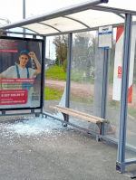 В Уфе разбили автобусную остановку
