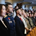 В Самаре губернатор Федорищев поздравил с Днем народного единства жителей и вручил награды