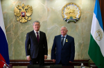Радий Хабиров наградил Рафаила Диваева орденом