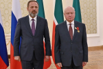 «Одна из высших госнаград России»: в Казани спикер башкирского парламента получил орден «За заслуги перед Отечеством»