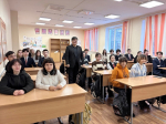 Директор Башкирского драматического театра имени Мажита Гафури встретился с выпускниками школ Уфы