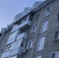 В центре Уфы заметили свисающие с крыши дома сосульки, одна из них достигала длины целого этажа | ГТРК «Башкортостан» - ГТРК Башкортостан