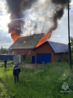 В Башкирии разряд молнии попал в жилой дом