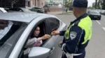 Автоинспекторы Башкирии поздравили молодых водителей с Днем молодёжи