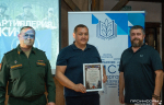 Единство тыла и фронта: офицер 51-й армии наградил профсоюзных лидеров Башкортостана
